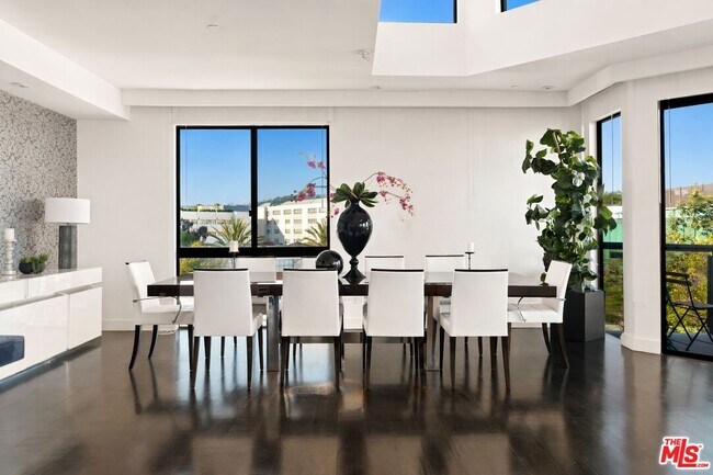 Building Photo - 121 Canon Dr