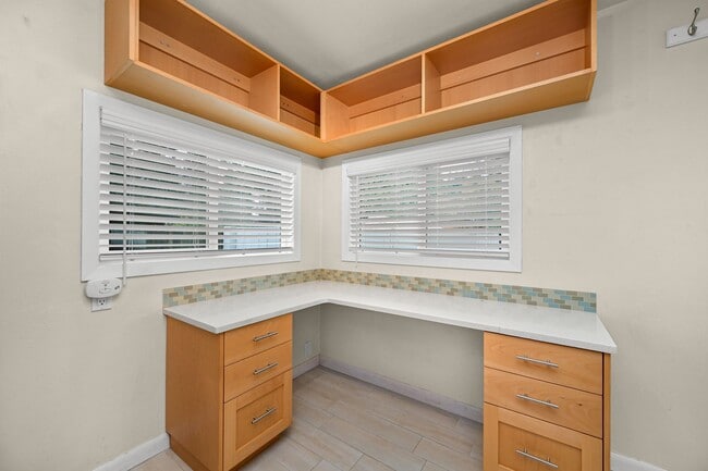 Building Photo - Welcome Home to Comfort and Charm in Blaine, WA!