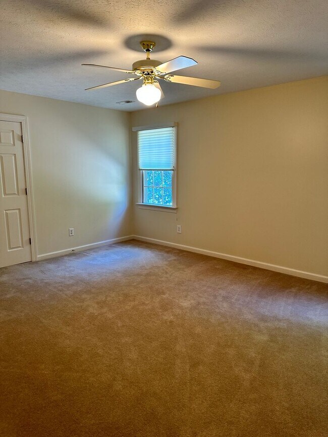 Building Photo - Beautiful home for rent in Fords Colony! Available Now!