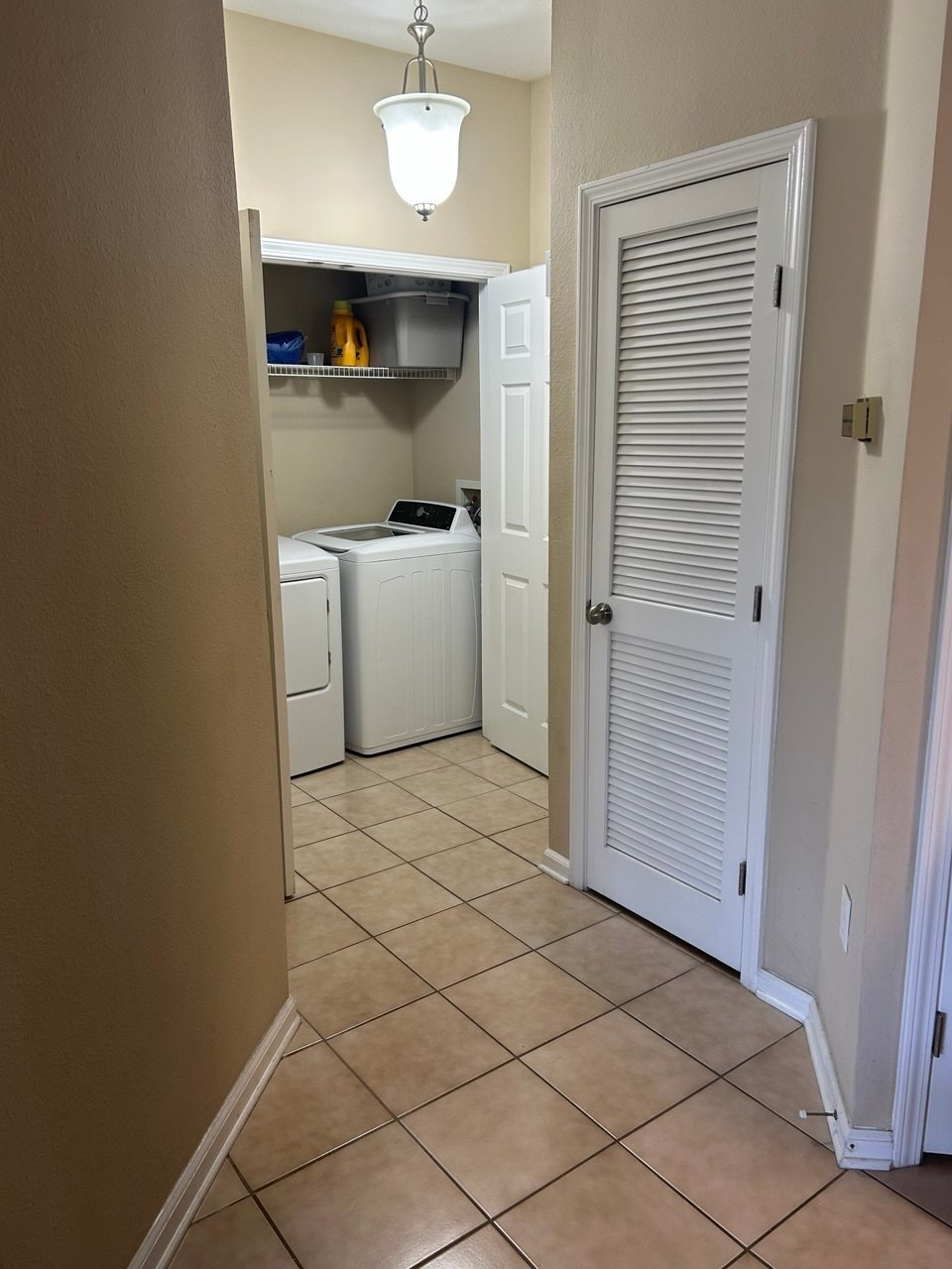 Building Photo - 10550 Baymeadows Rd