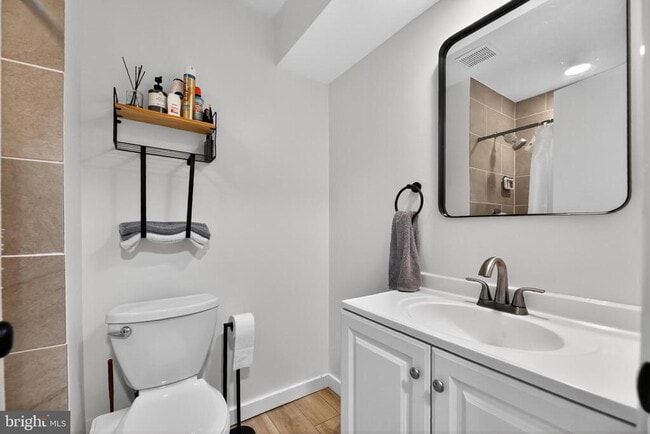 Building Photo - 203 CYPRESS Cir