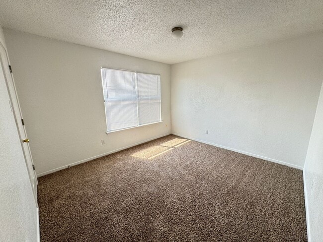 Building Photo - 1306 Monroe Loop