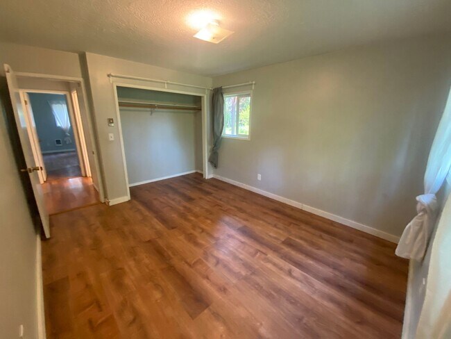 Building Photo - 075LincolnSt