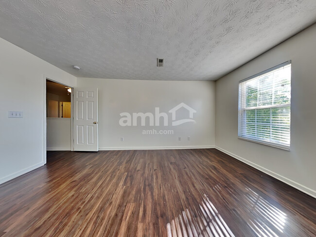 Building Photo - 5891 Eagle Creek Ct