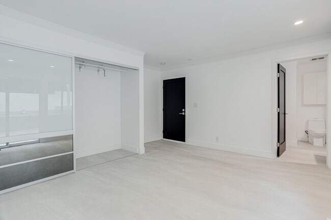 Building Photo - 11354 Sunshine Terrace