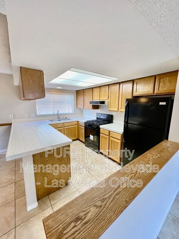 Building Photo - 2650 Sumac Ln