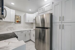 Building Photo - 8911 NW 28th Dr