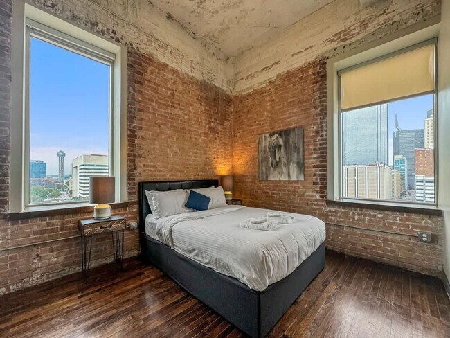 Building Photo - 500 S Ervay St