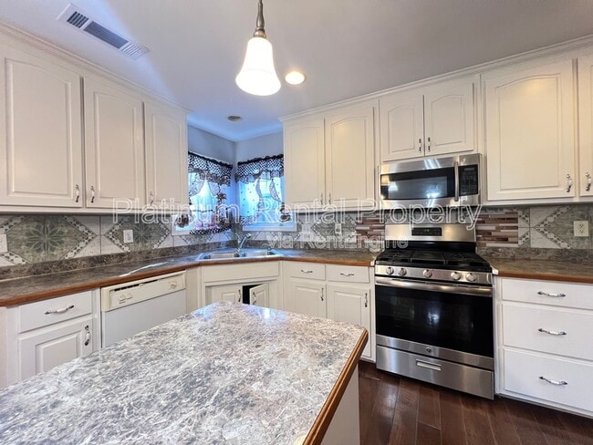 Building Photo - 791 Glenns Farm Way