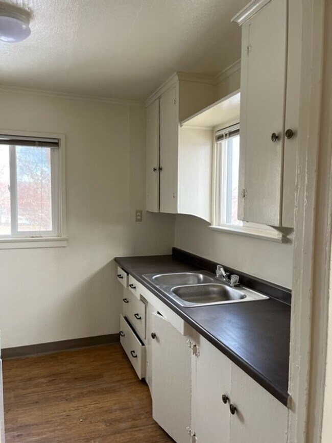 Building Photo - 1 Montana in Pine Creek Village