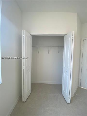 Building Photo - 575 NE 208th Terrace