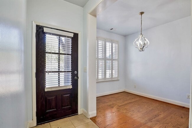 Building Photo - Looking for one-level living in one of Chelsea’s most-loved communities!