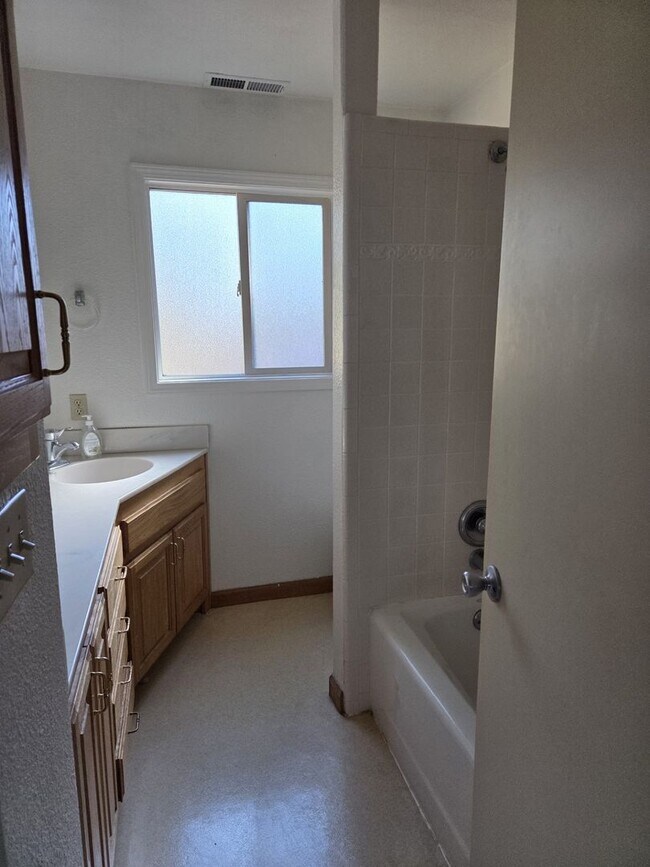 Building Photo - AR308-Dick&#39;s Family Trust