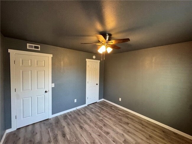 Building Photo - 70 N Hunter St