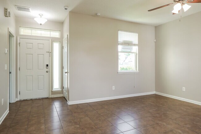 Building Photo - 452 Vineyard Ln