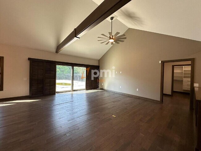 Building Photo - 2105 Hendon Way