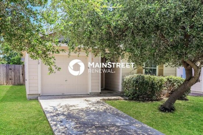 Building Photo - 3 Bedroom Pet-Friendly Home in San Antonio, TX with Main Street Renewal
