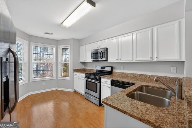 Building Photo - 3921 Riverlook Pkwy SE