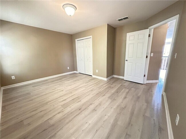 Building Photo - 4890 Weathervane Dr