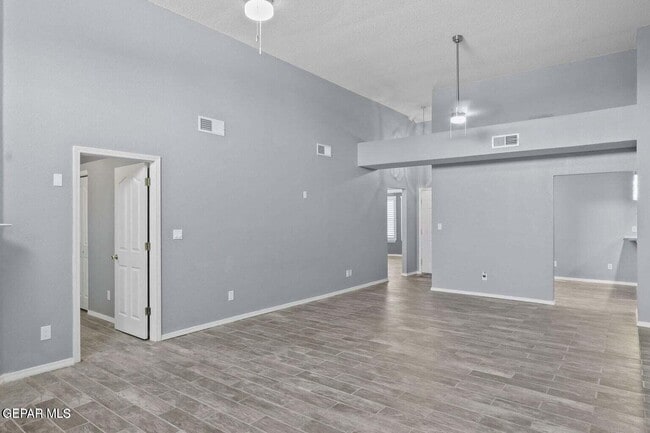 Building Photo - 6520 Boulder Ridge
