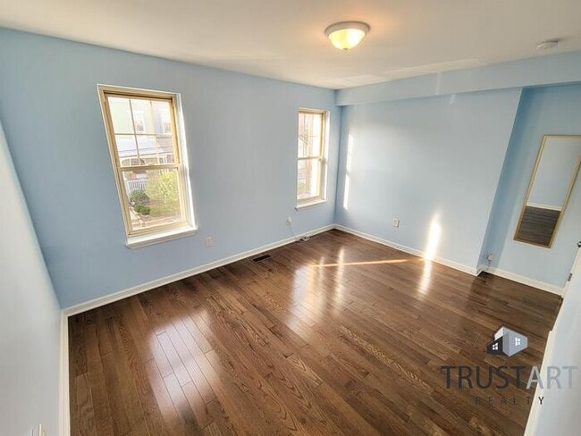 Building Photo - 3 Bedroom House in Germantown