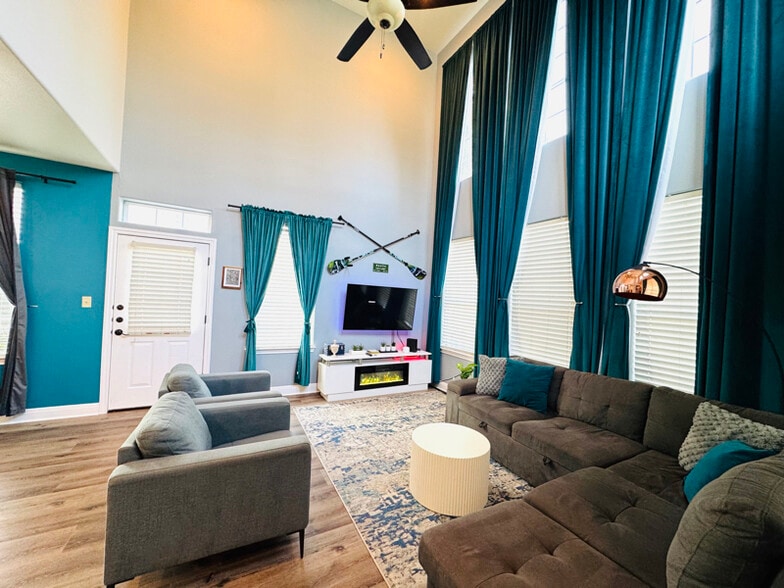 Building Photo - 2801 Goodwin Ave