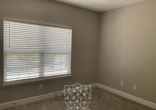 Building Photo - 8045 Bienville Dr