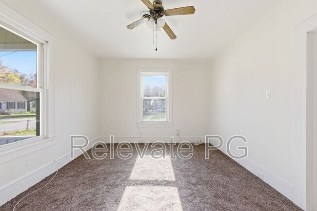 Building Photo - 100 Lowell St