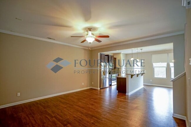 Building Photo - Spacious 3-Bed, 2.5-Bath Townhome with Washer/ Dryer Included – Located in Carlton Park Community