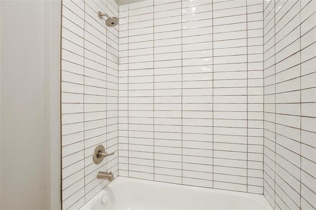 Building Photo - 933 W Eighth St