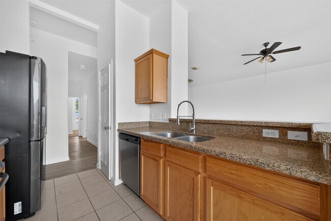 Building Photo - 21339 Bella Jess Dr