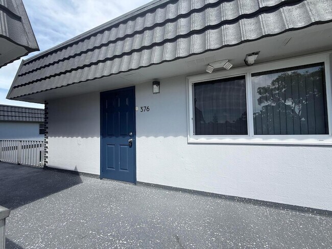 Building Photo - 376 Saxony Trail