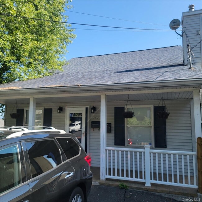 Primary Photo - 242 Westside Ave
