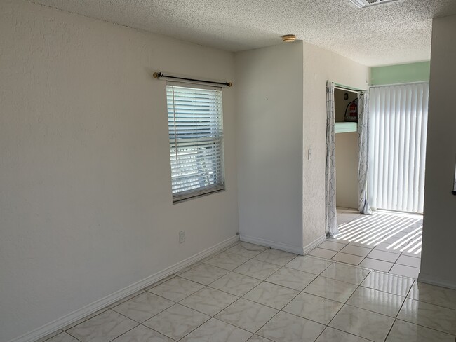 Building Photo - 2138 19th Ave SW