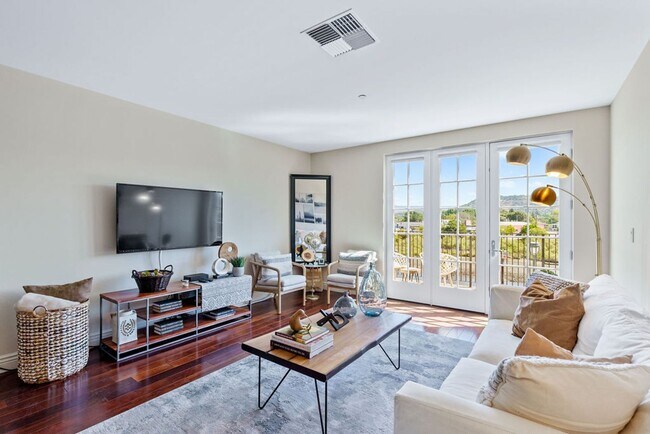 Building Photo - Fully Furnished Condo in the prestigious R...