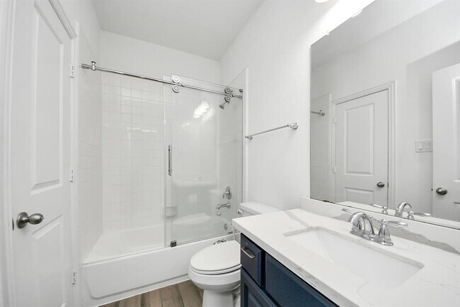 Building Photo - 10910 Wardrop Pl