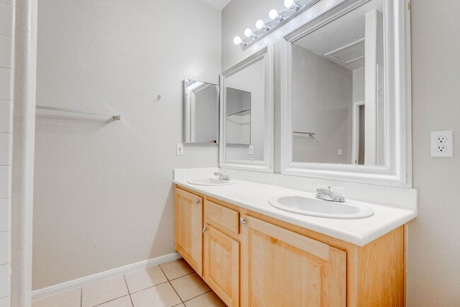 Building Photo - 2294 Tedesca Dr