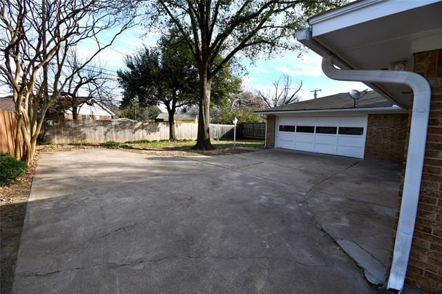 Building Photo - 213 E Scotland Dr