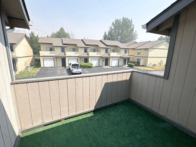 Building Photo - 5511 Glenridge Wy