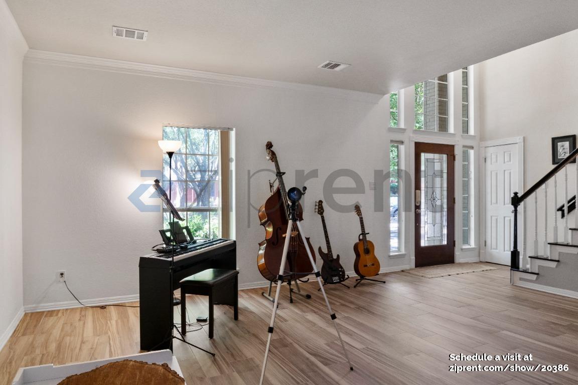 Building Photo - 1406 Dapplegrey Ln