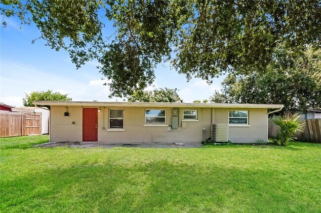 Building Photo - 5820 21st St W