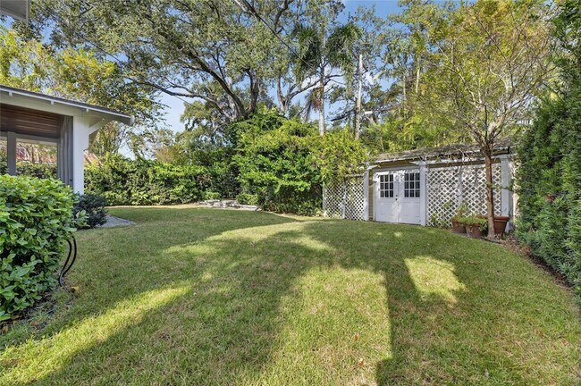 Building Photo - 3003 W Harbor View Ave