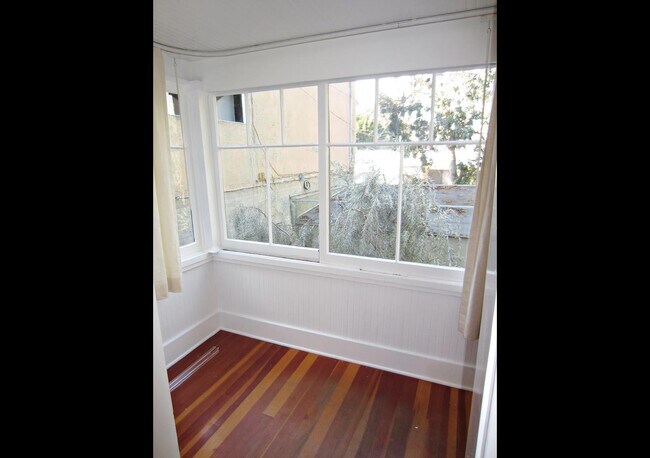 Building Photo - 205 Horizon Ave