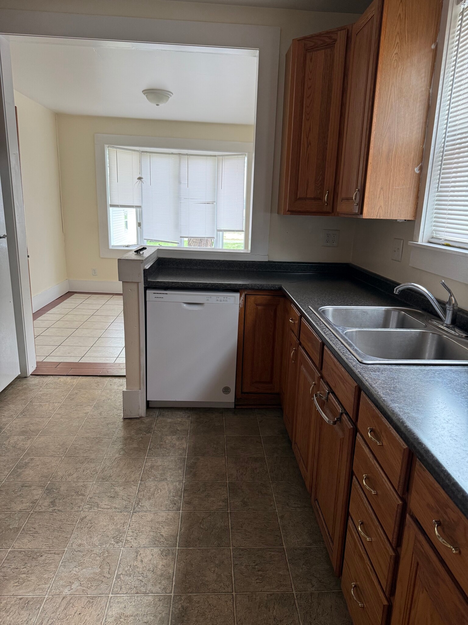 kitchen with eating area - 827 N Rebecca Pl