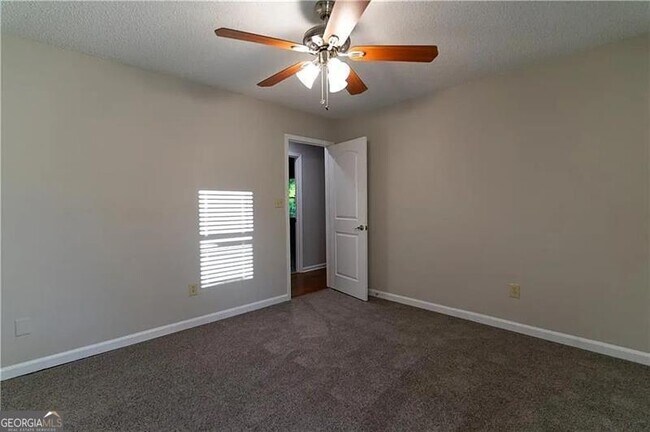 Building Photo - 3562 Bryant Ln