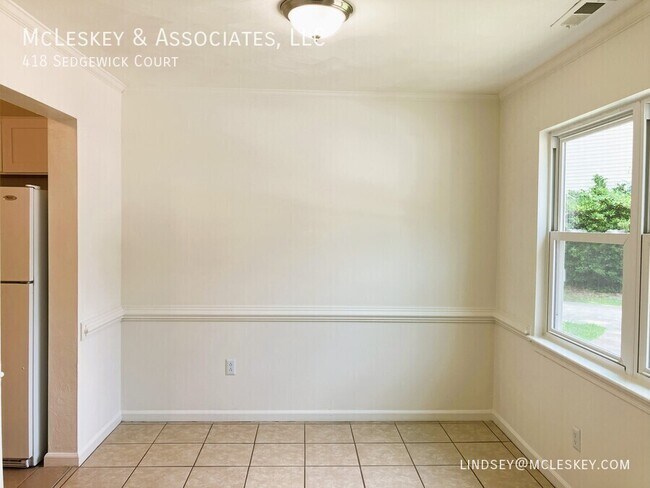 Building Photo - 418 Sedgewick Ct