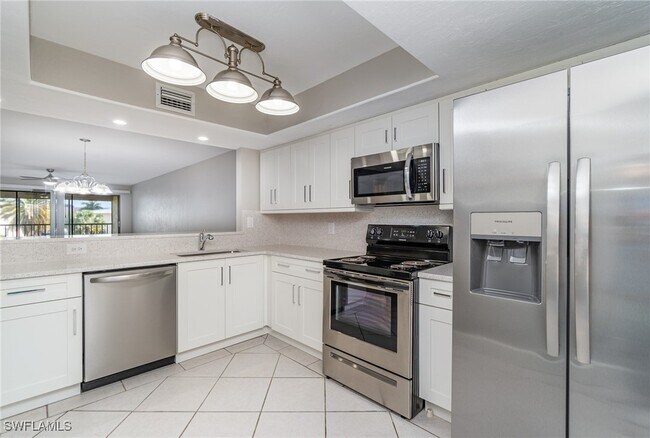 Building Photo - 135 Cypress Way E