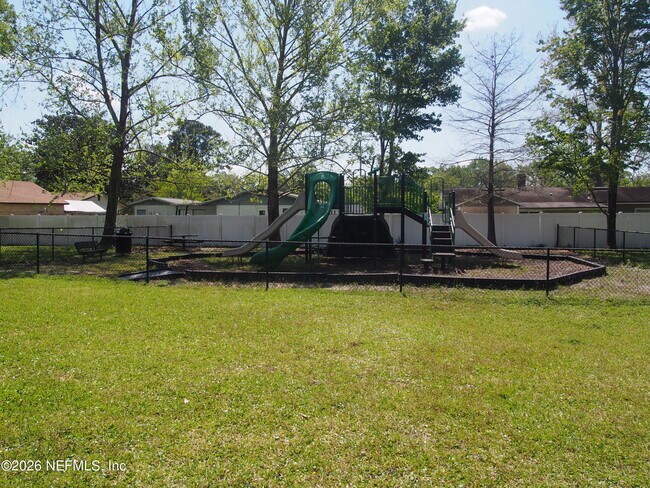 Building Photo - 7920 Merrill Rd