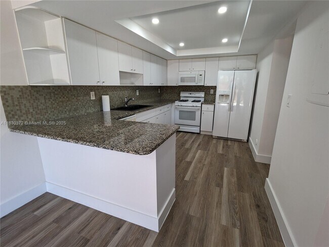 Building Photo - 6445 SW 116th Pl