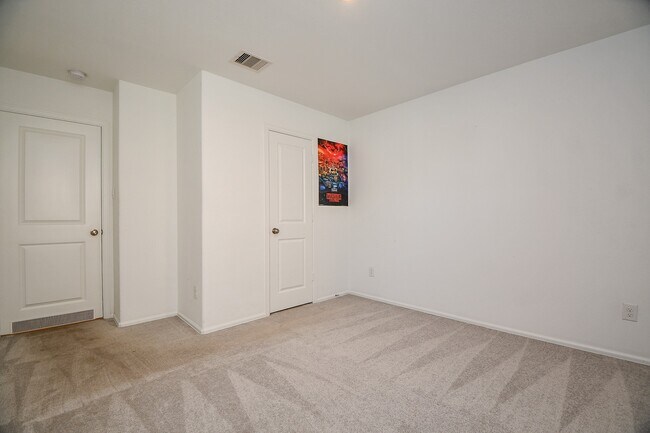 Building Photo - 1460 Twilight Grn Dr
